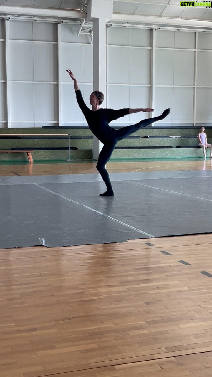 Vadim Muntagirov - 4.8K Likes - Onto the next adventure. Enjoyed being surrounded by talented young students. Thank you @ballet_summer_camp_alanya @m_nuriarkan @oksana_ballet_istanbul @fumikaneko_ @indiraverdi š°
#holiday #fumikaneko #vadimmuntagirov #ballet #summer