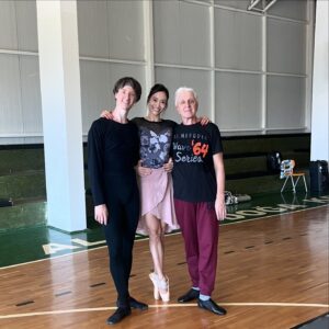 Vadim Muntagirov Instagram - Special teacher today 😊 @muntagirov_alexsandr @muntagirova @fumikaneko_ #balletclass #goodtimes #summer #vadimmuntagirov #fumikaneko
