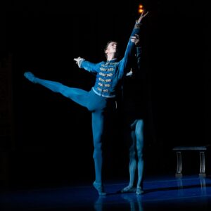 Vadim Muntagirov Instagram - ❗️Update❗️ Happy to announce that I will be performing full length Swan Lake by @benjaminpech7 with @fumikaneko_ and @opera_roma  in BARCELONA 🇪🇸. 19th and 21st of July . Happy to experience this beautiful production again . #barcelona #swanlake #fumikaneko #vadimmuntagirov #benjaminpech #operadiroma .
Photo credit @opera_roma
