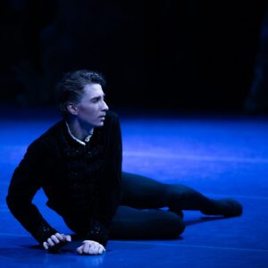 Vadim Muntagirov Instagram - ❗️Update❗️ Happy to announce that I will be performing full length Swan Lake by @benjaminpech7 with @fumikaneko_ and @opera_roma  in BARCELONA 🇪🇸. 19th and 21st of July . Happy to experience this beautiful production again . #barcelona #swanlake #fumikaneko #vadimmuntagirov #benjaminpech #operadiroma .
Photo credit @opera_roma