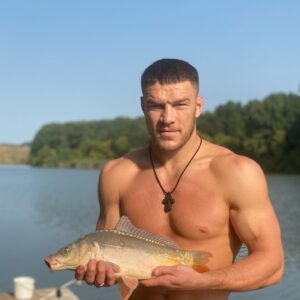 Vadim Nemkov Instagram - Трофейный карп весом 12 кг очень сильно порадовал!!! Рыбалка удалась!!! Пока это рекордсмен в моем списке!!! Рыба была отпущена в родную стихию после фотосессии!!! @novii_prud_tomarovka