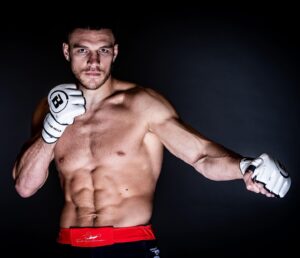 Vadim Nemkov Instagram - Вес сделал,осталось восстановить силы и выиграть бой!!!