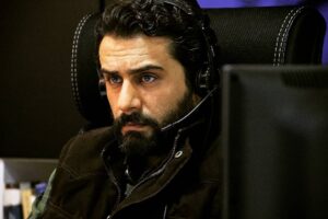 Vahid Rahbani Instagram - #می‌شینی_یا_بشونمت؟

#وحیدرهبانی 
#گاندو
#vahidrahbani 
عکس از: محمد باقری