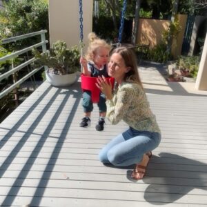 Vail Bloom Instagram - 🪴18 months⚡️#babyhugs are #theBEST