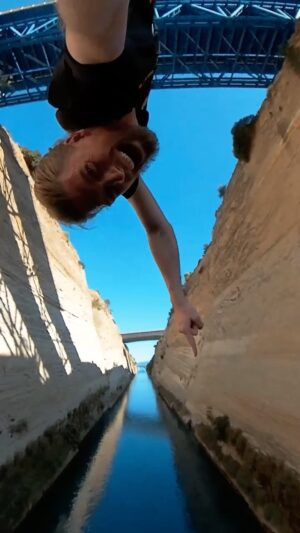 Valentin Rahmel Instagram - Mega bungee in Greece @wdrreisen 

 #griechenland 🇬🇷 
#bungeejumping #korinth #greece #corinth #bungee