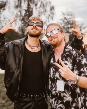 Valentin Rahmel Instagram - Mit der Legende Himself @sarazar - Unser Spontan B2B ist jetzt auf dem @aerochrone Kanal auch online 🎶🥁🥁