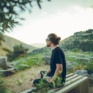 Valentin Rahmel Instagram - Beim Orakel von Delphi! Leider keine Vorhersage bekommen, die hatten wohl Mittagspause. 😂 Das ganze Video zu diesem Trip findet ihr bei @wdrreisen auf YT - einfach mal mein Profil checken✌️