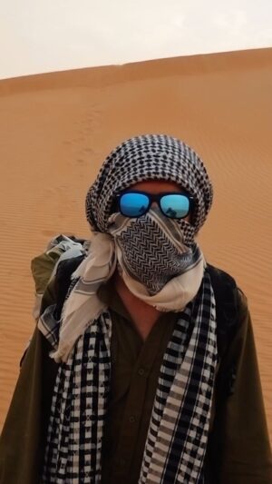 Valentin Rahmel Instagram - Desert of Arabia #rubalkhali #arabia #uae #saudiarabia #desert #deserthike #reisen #explore #traveller #saharazar