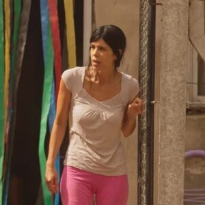 Valentina Bassi Instagram - "Una flor en el barro"...Mañana se estrena esta hermosa película que dirigió @nicotuozzo y tuve el placer de formar parte. Aca dejo algunas fotos de mí personaje. Este Finde todos al cine!
.
@nicofrancella @lolachiary8998 @enriquedumont @alejogarciapintos ,entre otros muchos grandes actores ! 
.
Producida por :  @lahayemedia @lahaye_gab
Distribuida por: @starplusla @stardistributionla