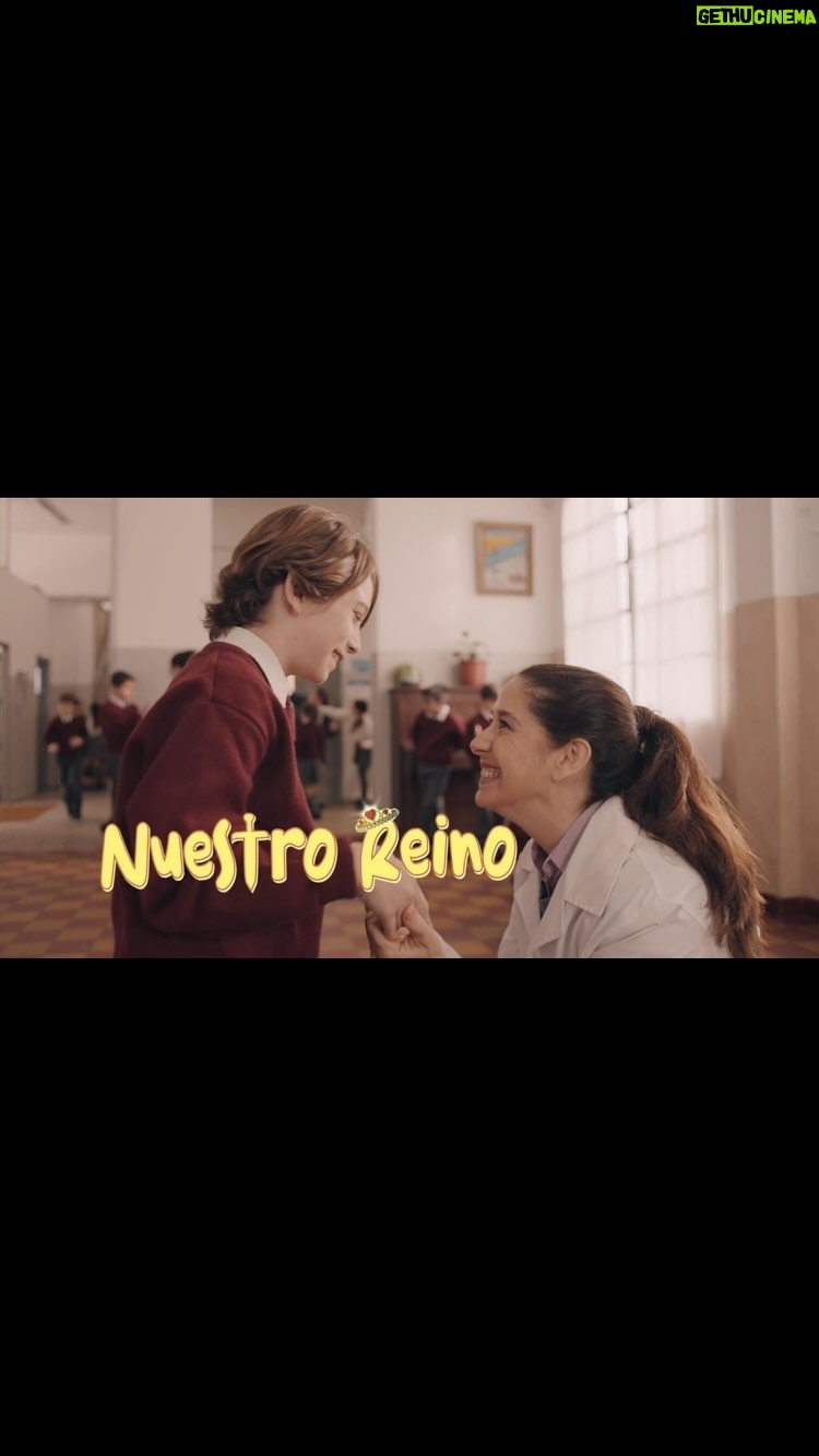 Valentina Bassi - 3.9K Likes - Para ver el TRAILER COMPLETO ingresa al canal de YOUTUBE: Maximiliano Wurzel. Link acĆ” en mi bio/perfil
NUESTRO REINO | OUR KINGDOM
Cortometraje autobiogrÔfico en imagen real con insertos de animación 3D.
Dirigido por Maximiliano Wurzel (Argentina) @maximilianowurzel
protagonizado por Laura Novoa e Ian Galo Lescano, con actuación especial de Valentina Bassi y Paula Morales.
Próximamente estreno, en Festival internacional.
Maxi, un joven autista, nos lleva a recorrer vivencias de su infancia y adolescencia con Laura una maestra de su colegio. Nos muestra, que mÔs allÔ de las diferencias o limitaciones, se pueden forjar relaciones bellas que dejan huella y expanden el corazón.
Producción General: @manadadedosproducciones - @sebasuarezok
Guión: Maximiliano Wurzel (basado en el cuento breve de @laurakaestnerescritora)
FotografĆa: @marticof
Sonido: @agustin.alzueta y @hernanthambo
Arte y Vestuario: @jimelabrana
Maquillaje y Peinado: @caromakeupok
Animación 3D: @sinchicay_jose_eduardo
MĆŗsica original: @monkmusica
Edición y Montaje: @1mallo
DiseƱo: @milanesades0ja Liz Wurzel
Asesora en Cine Inclusivo: @delukgra
Accesibilidad: @aldea_de_las_luces - @gracielagarzelli
Traducciones: @maritapropato
Trailer: @companiadetrailers
Distribución: @promofest_distribution
#CortoNuestroReino #ShortfilmNuestroReino @novoalauraok @ianmoche @bassivalentina_ @PaulaMorales #neurodiversidad #neurodiversity #autismo #autism #TGD #TEA #ASC #CEA #ASD #inclusion #contentforchange #shortfilm
Especiales gracias a
mis padres, mi hermana, mi familia, tĆos y primos š
@panaacea @alexiarattazzi
@cineastasdelfuturo @sebachuffer
@fundacion_santander_ar @impulsocultural
@mundolococgi @disney
@cic_buenos_aires
@ievp_oficial @mg.melinaarias
@mimoandcooficial @levis_ar
@chicosuniformes @marcelshoesoficial
@cafemartinezoficial @danoneargentina
@amimaneradesignmuebles @librerialacasona
GRACIAS a TODOS que de distintas maneras han colaborado en este proyecto. Los amo šāØ
Vamos juntos por una sociedad y un mundo mĆ”s amoroso e inclusivo āØšš«¶š»š