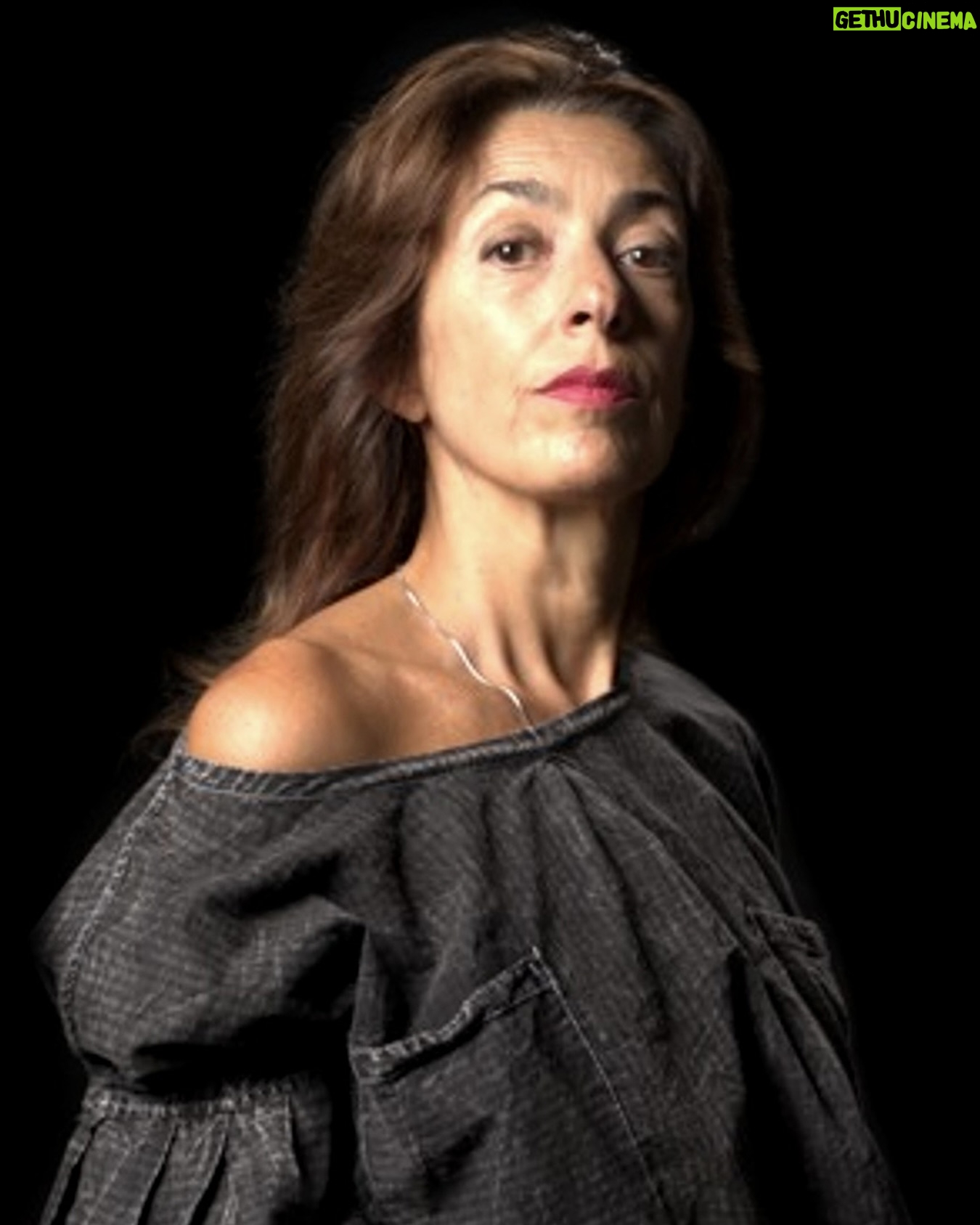 Valentina Bassi - 475 Likes - š LOS GESTOS BĆRBAROS
Una variación sobre los vĆnculos familiares, un intento de entender el amor y el horror de ser familia.
ā
Valentina Bassi
ā
Francisco BertĆn
ā
Matilde Campilongo
ā
Laura Novoa
ā
Ignacio RodrĆguez de Anca
Autor: Juan Ignacio FernƔndez
Dirección: Cristian Drut
š Viernes y sĆ”bados de julio, 19 h
š Sala Astor Piazzolla
š Entrada gratuita
La entradas se retiran desde 1 hora antes de la función en Informes (primer piso)
Se entregan hasta dos entradas por persona
El ingreso a la sala es por orden de llegada
Luego de comenzado el espectƔculo no se podrƔ ingresar a la sala
@losgestosbarbaros_obra @francisco.bertin @nachorda
@matildecampilongo @novoalauraok @bassivalentina_
@cristiandrut @jif77 @yaninamartino
#teatro #ccb
