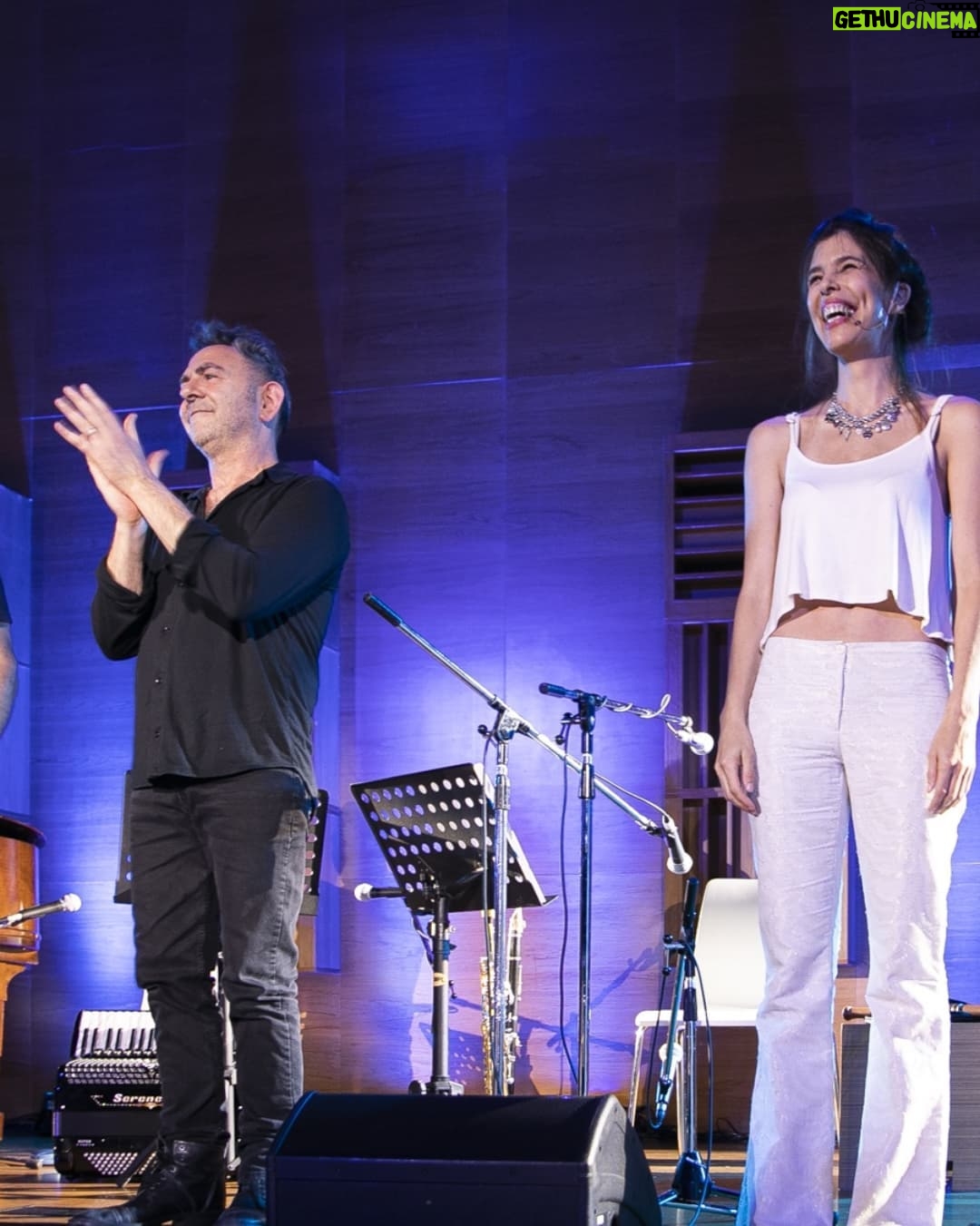 Valentina Bassi - 621 Likes - Hermosa experiencia participar en #conciertosazules, gracias! @ccdelaciencia @cesarlernermusica @moguilevskymarcelo @anatorrentproduccion @fernandezmarianoa @cienciaytecnologiaar