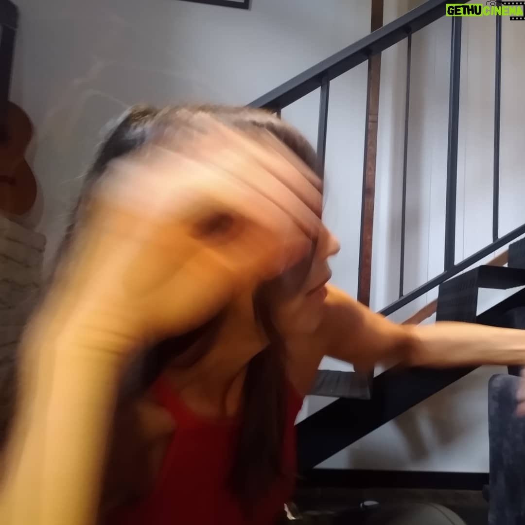 Valentina Bassi - 1.3K Likes - Enseñando a lisan a sacar selfies , NO le importo un catso.