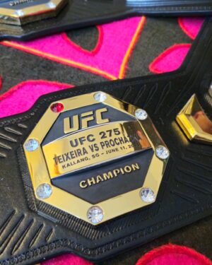 Valentina Shevchenko Instagram - 👊🏆👊

7 title defense,  7 amazing events alongside the best #UFC mma fighters of the world 💪

Thank you @ufc, 
Now all my belts with me !!! 💪💪💪

Каждый турнир где я защитила свой чемпионский титул ! 
7 поясов теперь дома ! 💪

👊👊👊

#TeamBullet #UFC #Champion #AndNew #TheBullet #TUF32