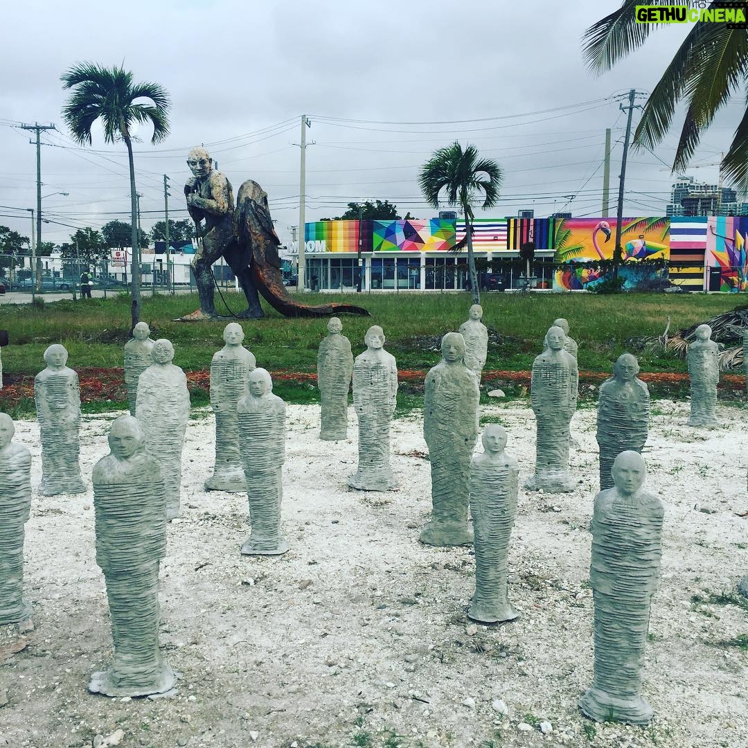 Valentino Lanús - 600 Likes - El Pescador y Los Testigos limited Edition Gallery Wynwood Miami