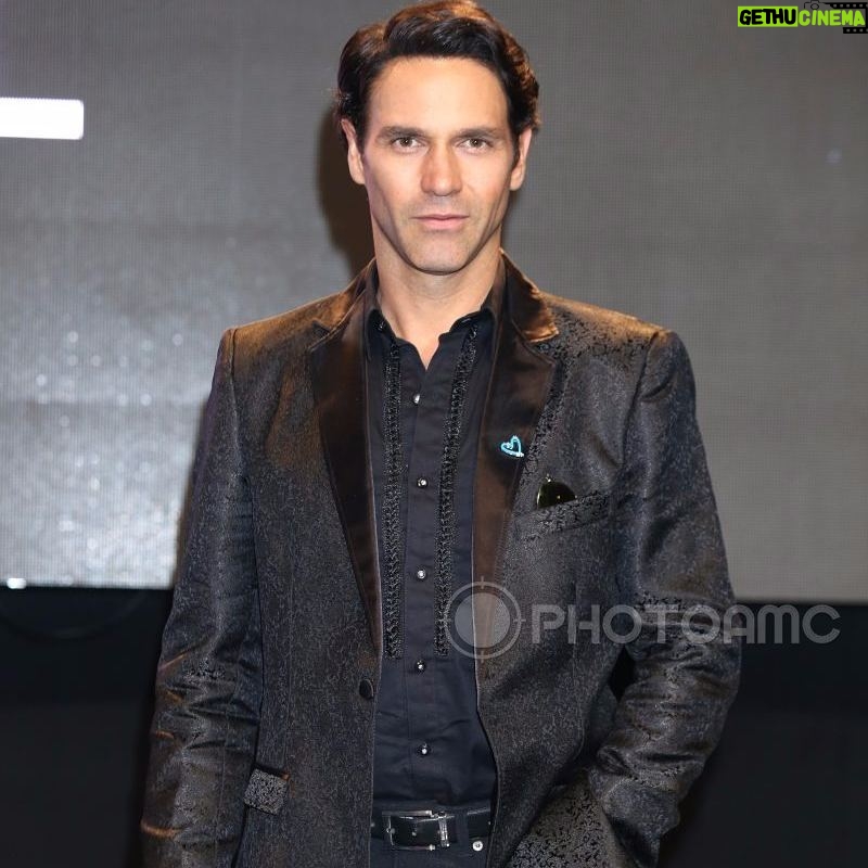 Valentino Lanús - 1.7K Likes - Presentación de la teleserie #NadaPersonal
#AlejandroCastillo
Gracias amigos de #agenciaphotoamc por las fotos.
Galería completa en #Facebook para acceso directo ve el link aquí en la biografía