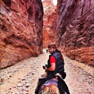 Valentino Lanús Instagram - En aquel viaje a Petra , Jordania  uno de mis lugares favoritos en el mundo 
#tbt #throwbackthursday