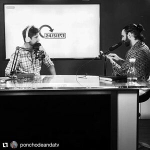 Valentino Lanús Instagram - Equipo, en el link de mi biografía pueden escuchar la conversación completa con @ponchodeandatv sobre el ᗞᗴᔑᑭᗴᖇᎢᗩᖇ ᗴᔑᑭᏆᖇᏆᎢᑌᗩᏞ ¡Lindo día! ☀️ .

#Repost @ponchodeandatv (@get_repost)
・・・
Con alegría el Podcast #01 de 24/SIE7E con una persona llena de luz y que considero hoy un gran amigo a pesar del corto tiempo de nuestra amistad. Las conversaciones con @valentinolanus_ y su aprendizaje lo comparte en una conversación abierta sobre la espiritualidad. http://ponchodeanda.podbean.com/feed/ #podcast #espiritualidad @ikabron