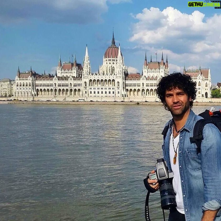 Valentino Lanús - 1K Likes - Budapest Hungria.
@valentinolanus_ 📷