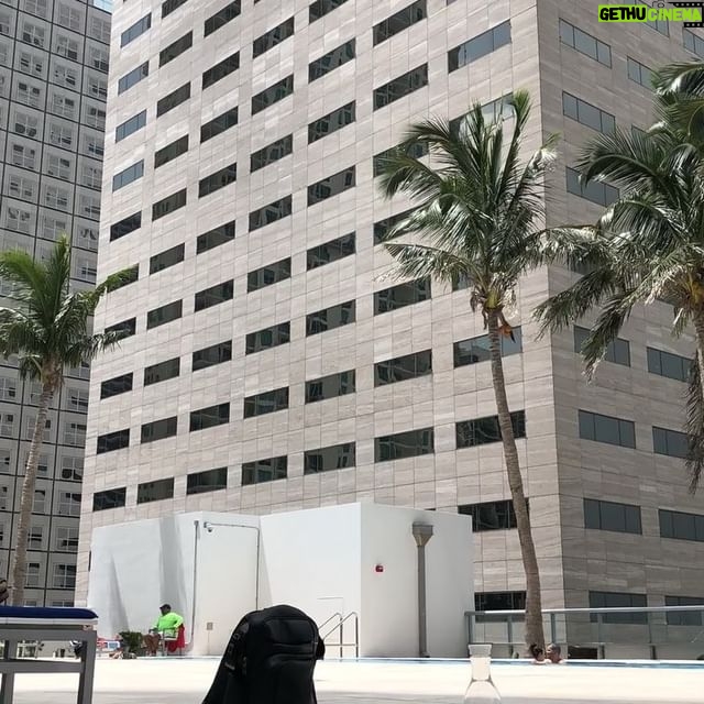 Valentino Lanús - 1.1K Likes - Mei Yoga.
