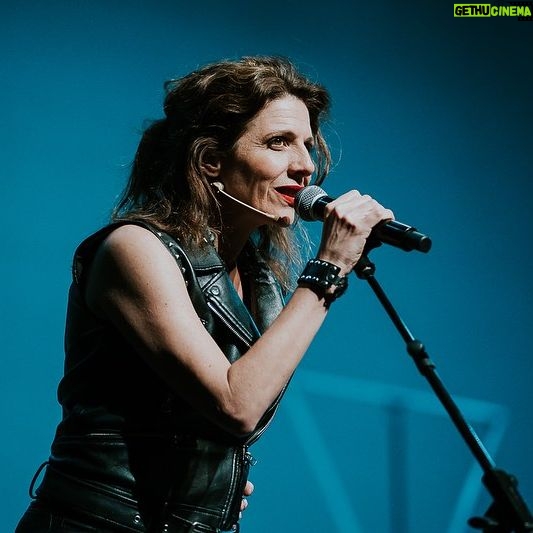 Valeria Lois - 824 Likes - Gracias por estas 📷 de Teoría King Kong en el @teatro_nescafe!
Hasta la próxima🦍
Ph: @sebastiandominguez.photo @leysofotografia
@vicoroland ♥️
@felipebarrozo.ok ♥️
@monicajpaixao ♥️
@rominachepe♥️
@agneselozupone ♥️
@micaelasleigh ♥️
@anamarkarianestilismo ♥️
@sebastian.blutrach ♥️