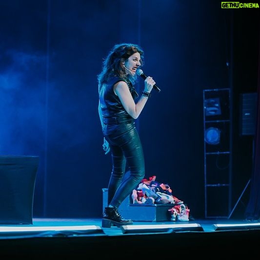 Valeria Lois - 824 Likes - Gracias por estas 📷 de Teoría King Kong en el @teatro_nescafe!
Hasta la próxima🦍
Ph: @sebastiandominguez.photo @leysofotografia
@vicoroland ♥️
@felipebarrozo.ok ♥️
@monicajpaixao ♥️
@rominachepe♥️
@agneselozupone ♥️
@micaelasleigh ♥️
@anamarkarianestilismo ♥️
@sebastian.blutrach ♥️