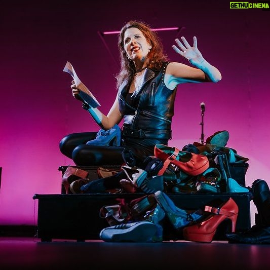 Valeria Lois - 824 Likes - Gracias por estas 📷 de Teoría King Kong en el @teatro_nescafe!
Hasta la próxima🦍
Ph: @sebastiandominguez.photo @leysofotografia
@vicoroland ♥️
@felipebarrozo.ok ♥️
@monicajpaixao ♥️
@rominachepe♥️
@agneselozupone ♥️
@micaelasleigh ♥️
@anamarkarianestilismo ♥️
@sebastian.blutrach ♥️