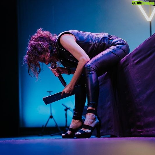 Valeria Lois - 824 Likes - Gracias por estas 📷 de Teoría King Kong en el @teatro_nescafe!
Hasta la próxima🦍
Ph: @sebastiandominguez.photo @leysofotografia
@vicoroland ♥️
@felipebarrozo.ok ♥️
@monicajpaixao ♥️
@rominachepe♥️
@agneselozupone ♥️
@micaelasleigh ♥️
@anamarkarianestilismo ♥️
@sebastian.blutrach ♥️