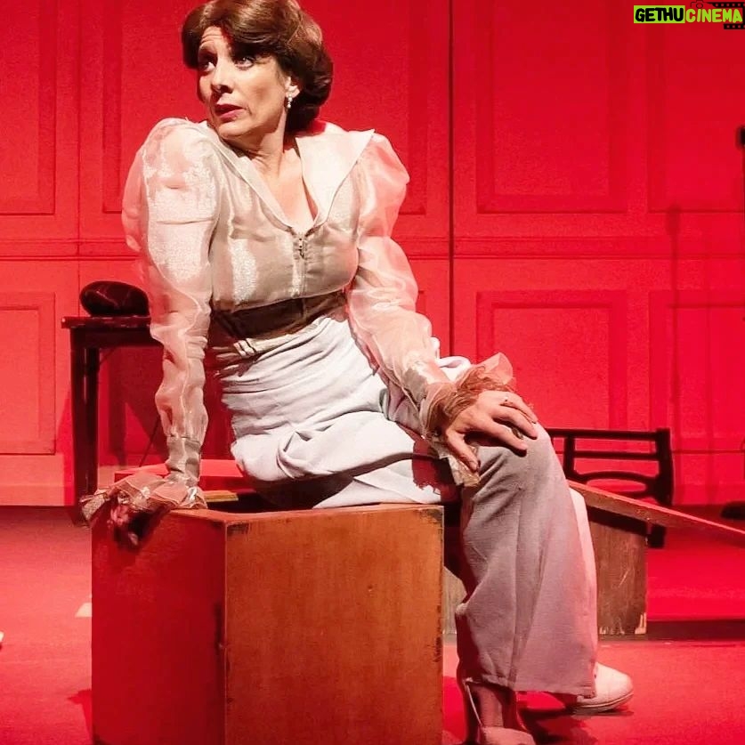Valeria Lois - 723 Likes - LA VIDA EXTRAORDINARIA - ¡Últimas semanas! Hasta el 30 de abril en el Picadero.
🗓 Sábados 22.15 h. y domingo 21 h.
🎟 Entradas en venta a través de @plateanet
📍Link en bio para entradas con descuento.
con Valeria Lois y Lorena Vega
Narración: Cecilia Roth
Músicos en vivo: Teo Lopez Puccio y Elena Buchbinder
Música original: Ian Shifres
Escenografía: Ariel Vaccaro
Vestuario: Magda Banach
Iluminación: Matías Sendón
Coreografía: Jazmín Titiunik
Video: Agustina San Martín
Mapping: Blas Lamagni
Peluquería y maquillaje: Agustina Luque
Asistencia de dirección: Pablo Cusenza
Asistencia de producción: Ayelen Escalzo
Producción: Carolina Castro
Dramaturgia y Dirección: Mariano Tenconi Blanco