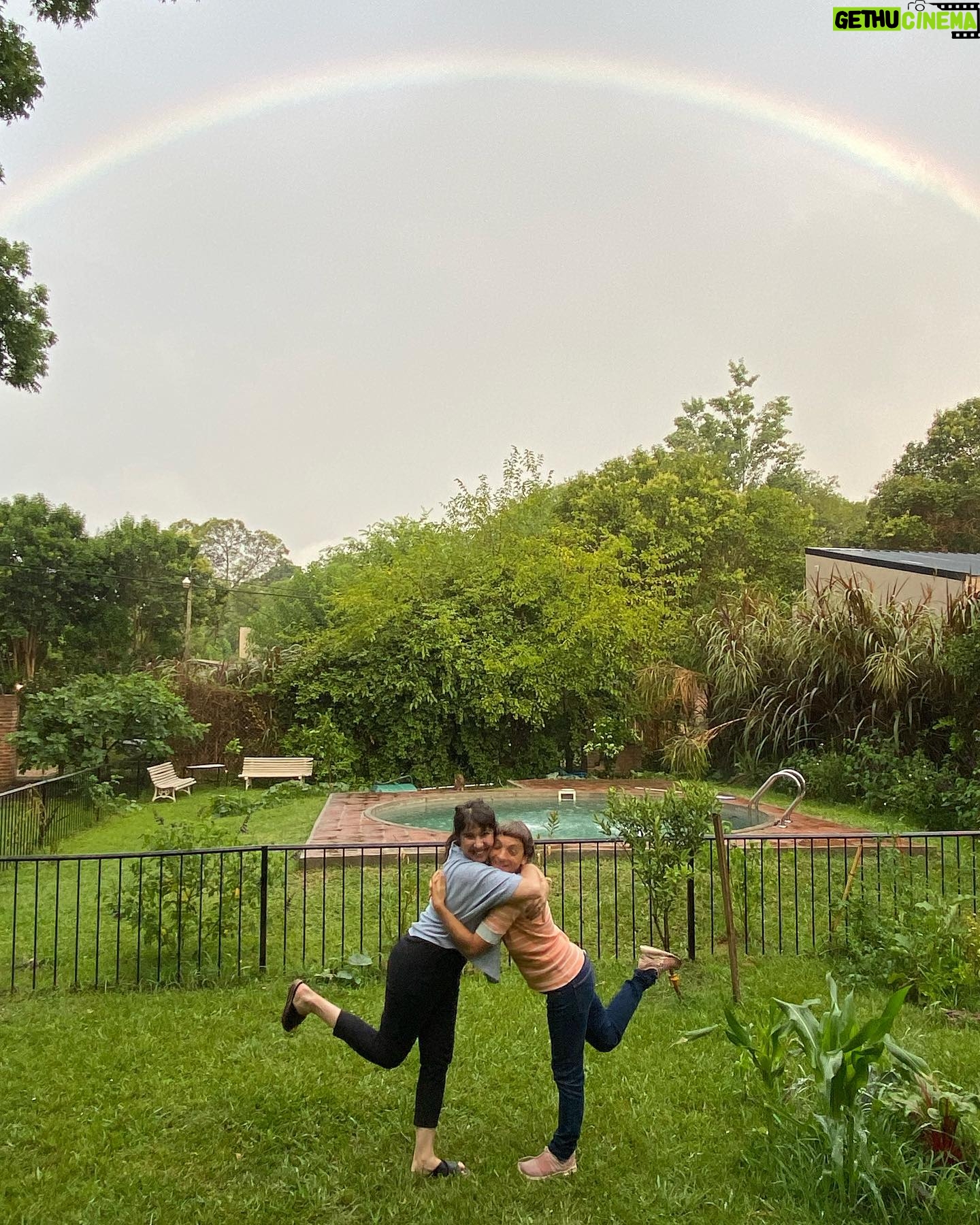 Valeria Lois - 606 Likes - Estuve muy ocupada ayer. Por eso recién ahora agarro el teléfono. Hola 2023. Que todo tenga la onda, la luz y el amor que hay en estas fotos.
@nanimonner @nunipress @marianela_fasce @hencermolina