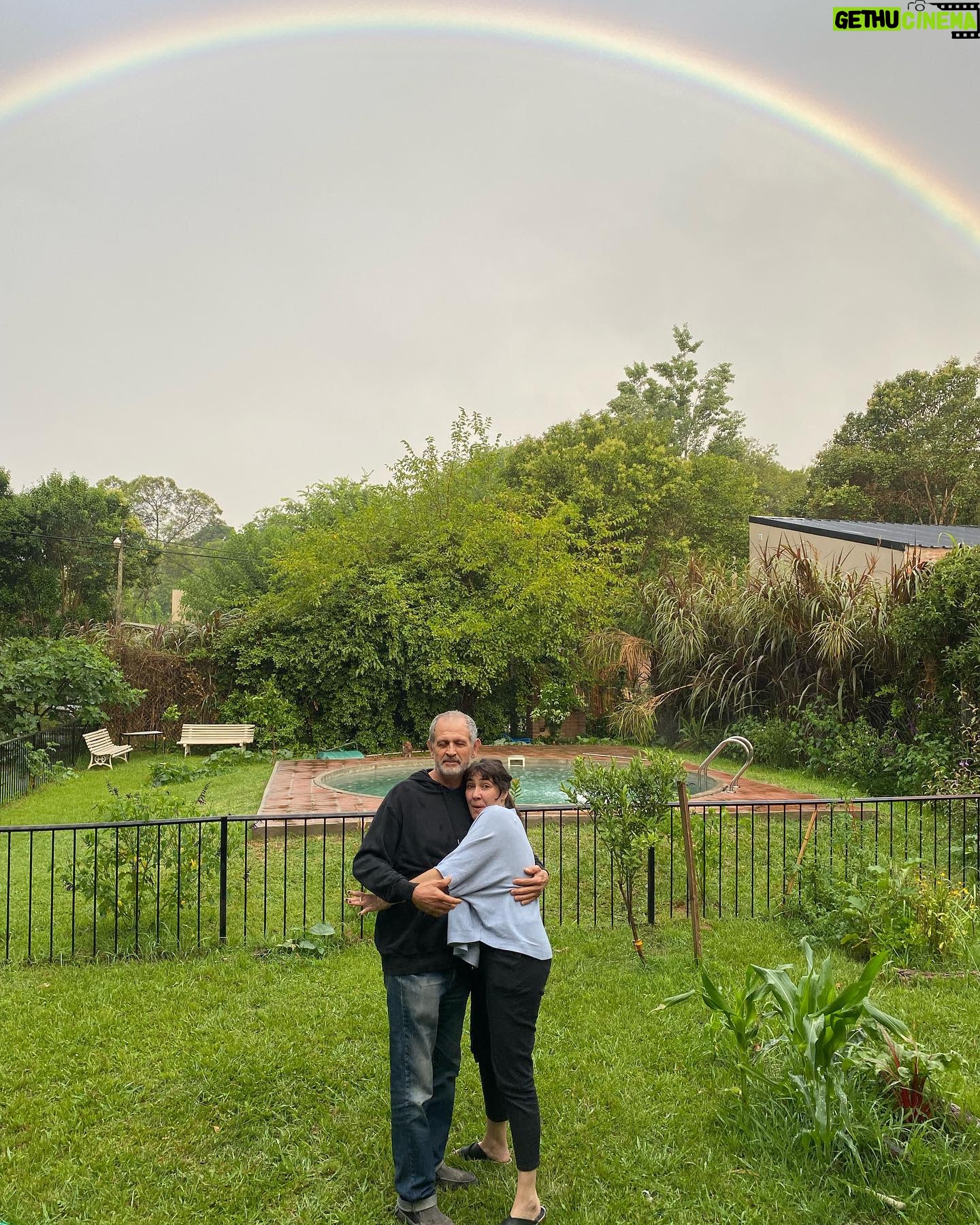 Valeria Lois - 606 Likes - Estuve muy ocupada ayer. Por eso recién ahora agarro el teléfono. Hola 2023. Que todo tenga la onda, la luz y el amor que hay en estas fotos.
@nanimonner @nunipress @marianela_fasce @hencermolina