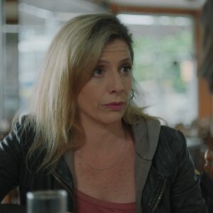 Valeria Lois Instagram - Valeria Lois es Virginia. Tiene 49 años y da clases de inglés en la cocina de su casa. Es una madre desbordada por el trabajo, sus hijos adolescentes y la separación. Intenta darlo todo por ellos pero a veces no basta. 

Conocela en #TemasPropios 🎬
24 de agosto en cines de Uruguay 🇺🇾 
14 de septiembre en cines de Argentina 🇦🇷