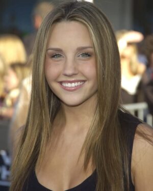 Valérie Carpentier Instagram - Avez-vous vu le documentaire « quiet on set »? Je crois que #AmandaBynes a souffert énormément pendant son temps à #nickelodeon. J’aurais beaucoup aimé entendre sa version des faits bien que je respecte son intimité et sa discrétion. Bref, Je suis dégoûtée des prédateurs sexuels qui fucking thrive partout, mais contente qu’il y ait un genre de #awakening depuis déjà quelques années. 

Je veux juste rappeler aux parents de pas laisser leurs enfants avec n’importe qui… et aussi, je pense qu’il est temps de #freeAmanda ❤️