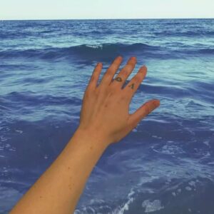 Valérie Carpentier Instagram - See me. Feel me. Touch me. Heal me.