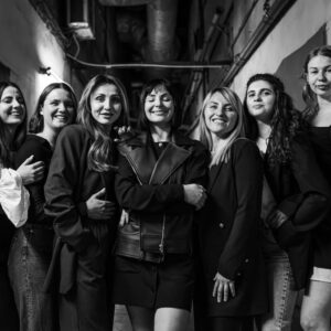 Valeriia Khodos Instagram - KHODOS ACTING SCHOOL @khodosschool 

Випускниці курсу “КІНО BASIC” :
@roksolana_aralina @ruden.ko_ @mazhuhaolha @tinaflour 

Викладачі курсу:  @v.khodos @viktoriachernobuk @katecheripko