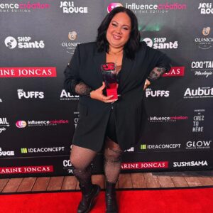 Vanessa Duchel Instagram - Merci au gala @influencecreation pour cette belle soirée et ce merveilleux prix que je partage avec tous les autres podcasts nommés et pas nommés qui travaillent fort pour nous donner du contenu divertissant, sensibilisant et/ou inspirant de qualité ❤️ Merci à toute l'équipe derrière le @datestable_podcast, ma deuxième famille maintenant, le @studio.sf_ (@phcantin, @doumplante, @lamathid, @le_nic, @sp.sanche) et merci à mes invité.e.s qui prennent de leur temps et qui se confient 💫

J'en profite pour vous annoncer qu'on prend une petite pause cet été pour revenir en MÉGA FORME cet automne 🤩 Datestable 2.0 sera de la vraie BOMBE 💣

Ps: le trophée est superbe mais checkez ma blonde 😍

#datestable #datestablepodcast