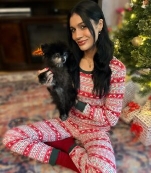 Vanessa Giselle Instagram - happy holidays from two of your favorite people (me   puddles) 🐶👩🏻🎁☃️🎄🌟🎅🏼🧑🏽‍🎄🥛🍪🦌🥕🪽😇 ⛸️❄️🥁✨💛