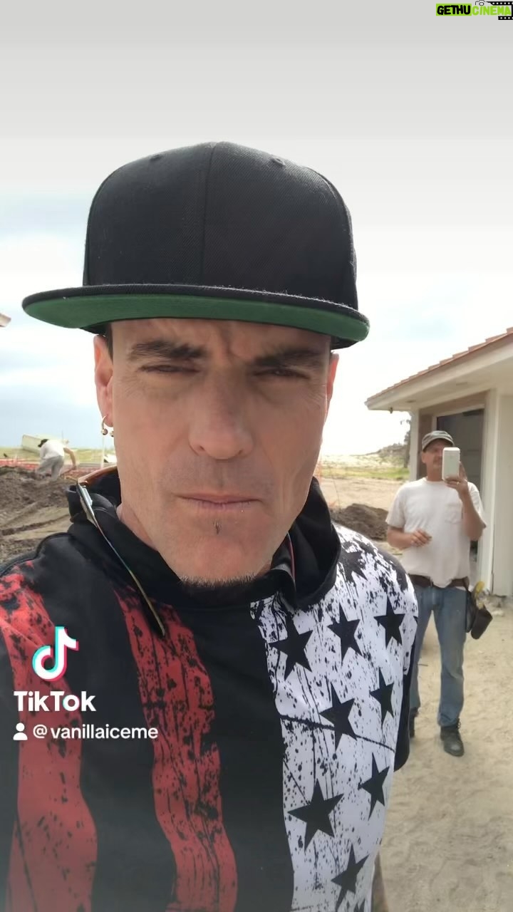 Vanilla Ice - 9.2K Likes - Hahahahaahaaa #GoNinjaGoNinjaGo