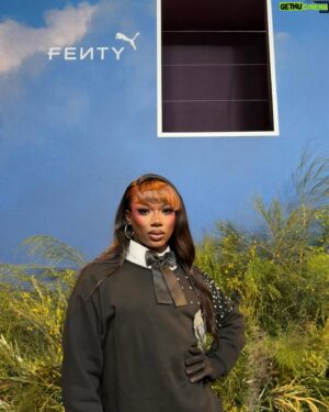Vanity Milan Instagram - FENTY x PUMA Creeper Phatty Experience

STYLED BY: @siimadamsondesign 
FACE: @nyxcosmetics_uk 
HAIR: VANITY MILAN HAUX 😘
