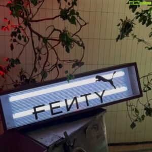 Vanity Milan Instagram - FENTY x PUMA Creeper Phatty Experience

STYLED BY: @siimadamsondesign 
FACE: @nyxcosmetics_uk 
HAIR: VANITY MILAN HAUX 😘
