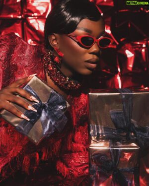 Vanity Milan Instagram - THE GIFT THAT KEEPS GIVING! ❤️ 

📸 @owenjamesvincent 
Styling: @siimadamsondesign