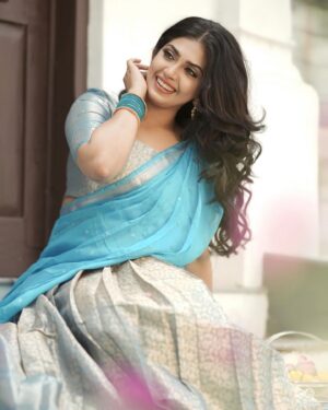 Varsha Viswanath Instagram - 🤍🦢

📸- @_prasanth_sivadas_ 
Hair- @makeup_by_sabana_ 
Costume design- @priya_viswanath_ 
Ast Vc - @sreebuddha_official