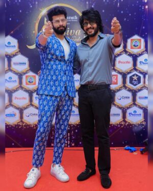 Varun Kamal Instagram - Nannben daa 😎🕴🏻

#Varun #Cibi #joshua #Nanbenda #friends #divaofthedecade #event #SpreadLove #actorvarun #Kollywood #positivevibes #VarunBB5 #Biggboss #biggbosstamil5 #bbtamilseason5 #varun #varunisJoshua #actorvarun #Tamilcinema #Cinema #photooftheday