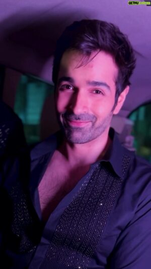 Varun Mitra Instagram - Truth or dare ? Truth.

Outfit @rohitgandhirahulkhanna 🕺