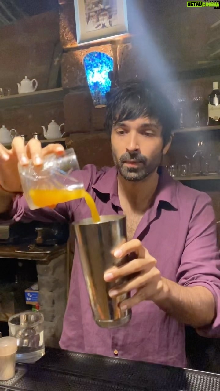 Varun Mitra - 15.7K Likes - Multitasking 🍹🍕🎤
Wearing @live.linen
Location courtesy : @la_cucina_goa
@the.man.in.the.mirror