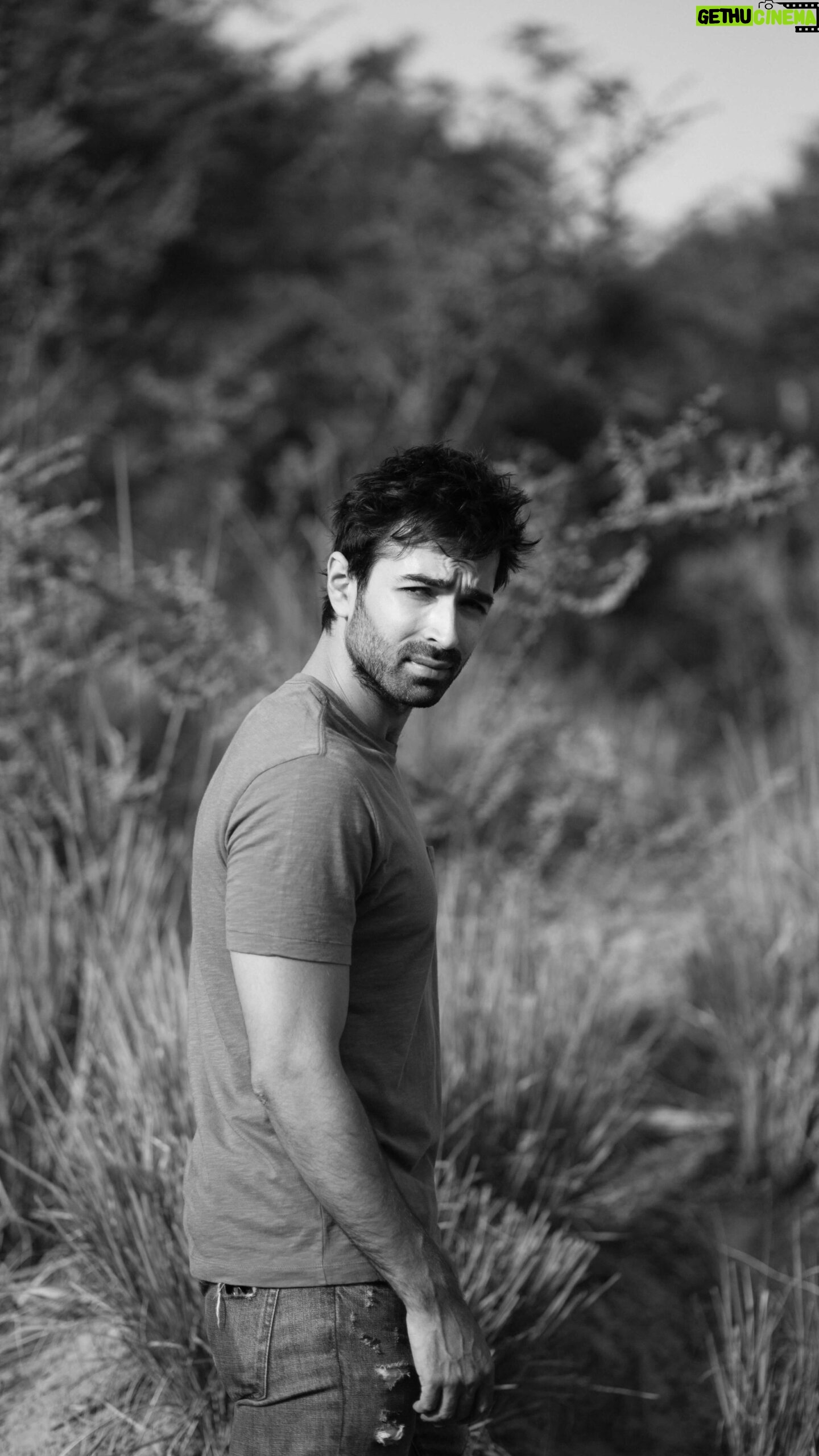 Varun Mitra - 2.4K Likes - Into the wild .
.
.
.
Photographer : @nayantaraparikh 💥