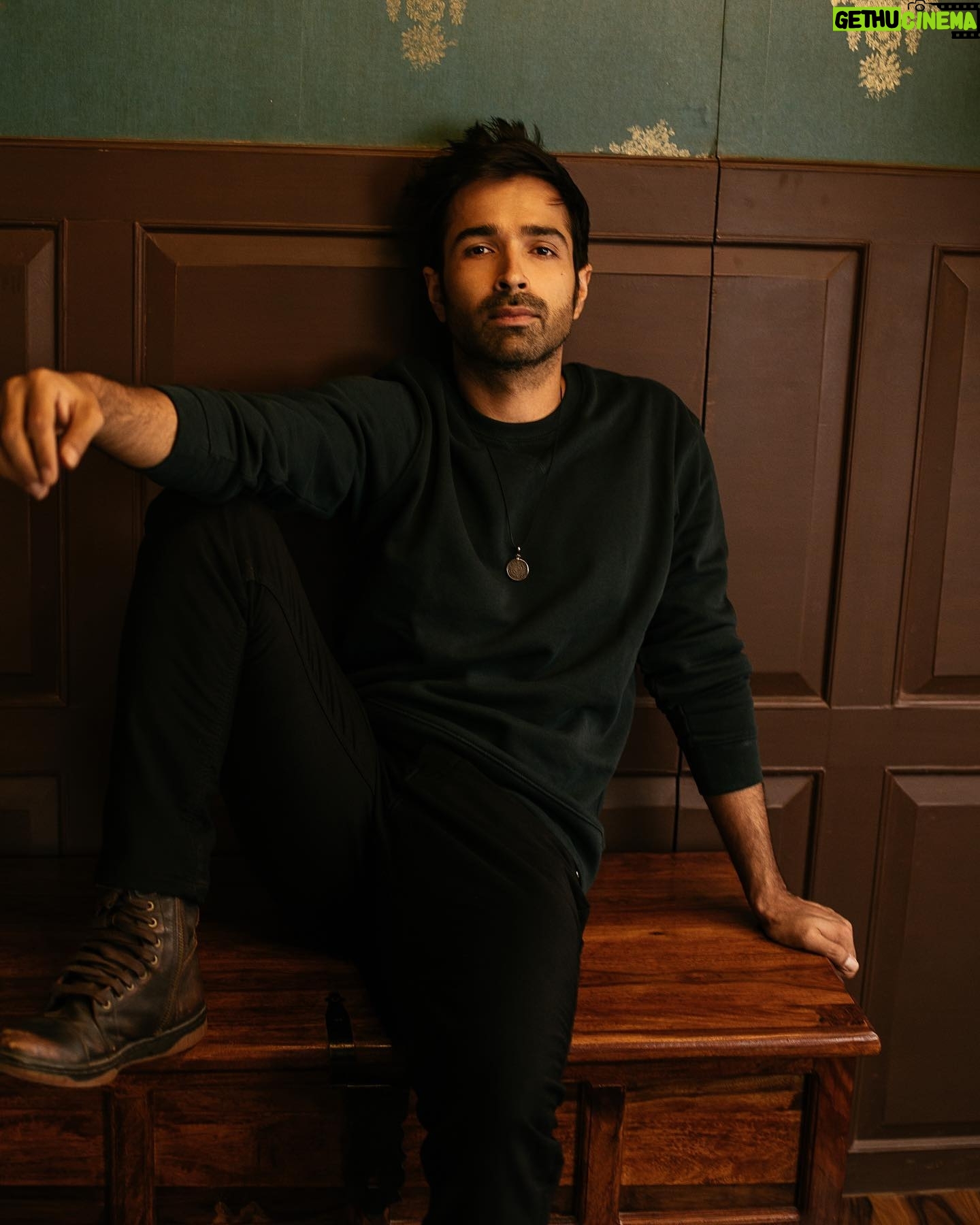 Varun Mitra - 7.5K Likes - Just being a lazy ass .
.
.
Photogrpaher : @nayantaraparikh ❤️
Styled by @pranalsaid ❤️