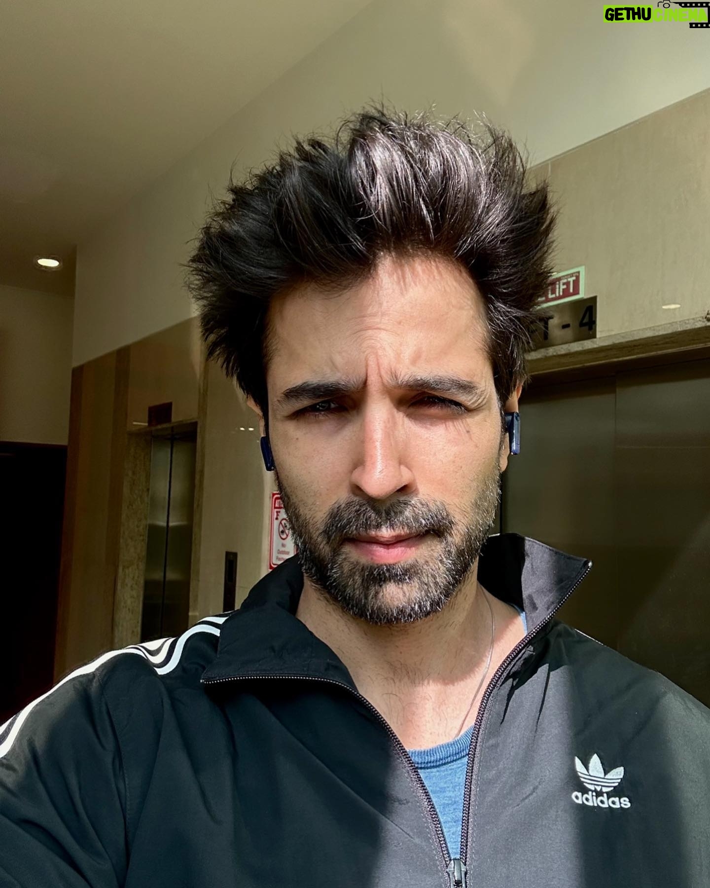 Varun Mitra - 2.7K Likes -