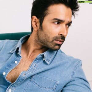Varun Mitra Instagram - Angry young man. 
.
.
Photograper @nayantaraparikh 
Styled by @pranalsaid