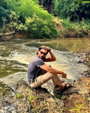 Vasanth Ravi Instagram - Sometime just travel through into the nature’s arms, to escape out of the chaos for us to heal and recharge…